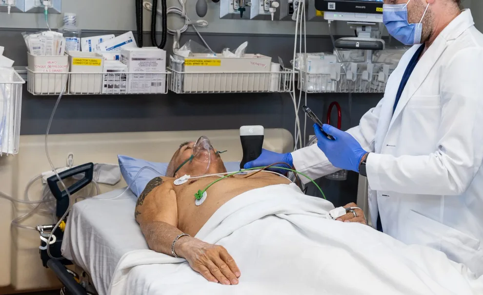 Échographie pour la médecine d'urgence