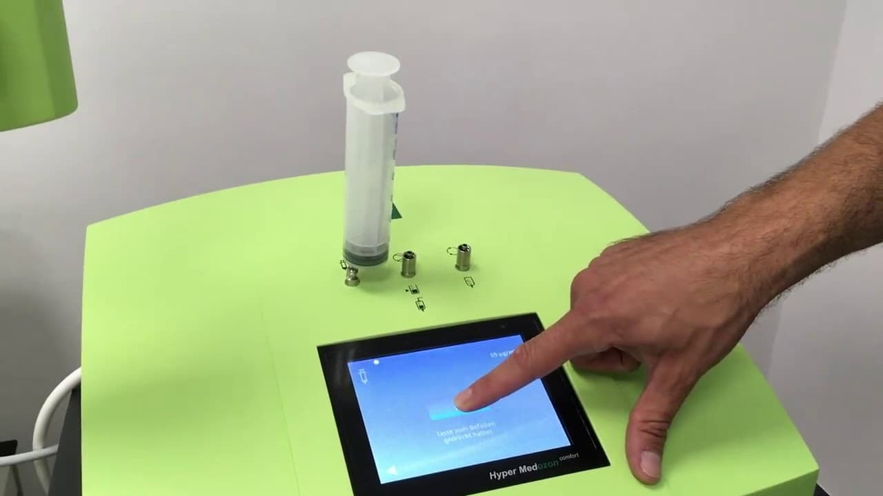 Utilisation de l'écran tactile d'un appareil Medozon avec seringue préparée